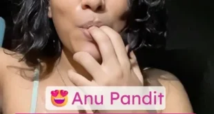 Anu Pandit Nude Takes Out Her Boobo, Pressing and Showing Clear Nipple
