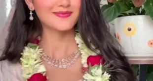 Hot Desi Girl Teasing Her Boobs in Tango Live