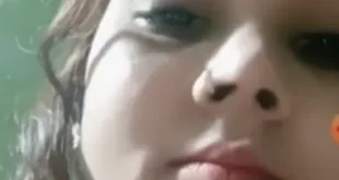 Desi Wife Video Calls Her Lover Showing Her Big Boobs While Hubby's Away