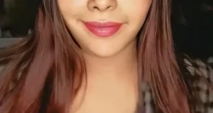 Sexy Girl Goes Full Nude on Live Stream Spreading Legs and Fingering Pussy