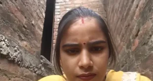 Desi Village Bhabhi MMS Video Stripping Boobs Out of Blouse and Milking Them and Fingering Her Pussy