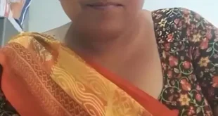 Desi Mature Aunty Flashes Her Huge Boobs and Wet Pussy on Live Cam