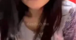 Insta Beauty Going Pantyless on Tango Live — Teasing with Pussy Rubbing & ASS Slapping