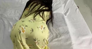 When the milkman asked for money, Madam got naked and gave him her ass to fuck (ANAL FUCK)