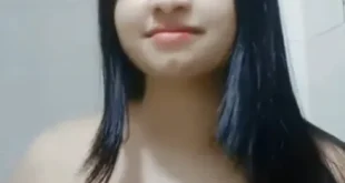 Cute Bangla Girl Goes Fully Nude on Video Call, Giggling and Flashing Her Boobs and Pussy