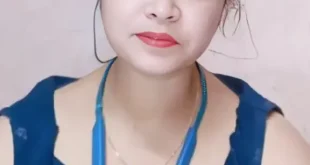 Hot Bengali Housewife Strips Nude Shows Boobs and Pussy